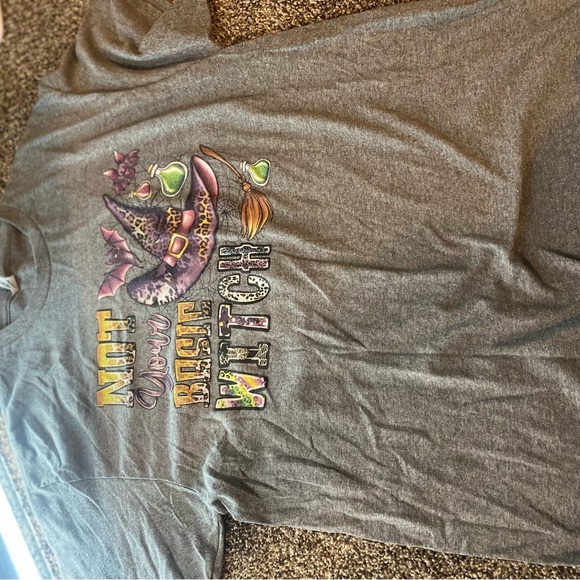 Delta Gray Graphic Short Sleeve Tee - Picture 1 of 2